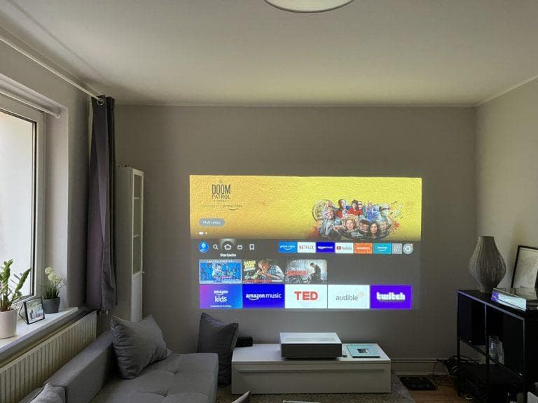 Projektion des LG HU715QW