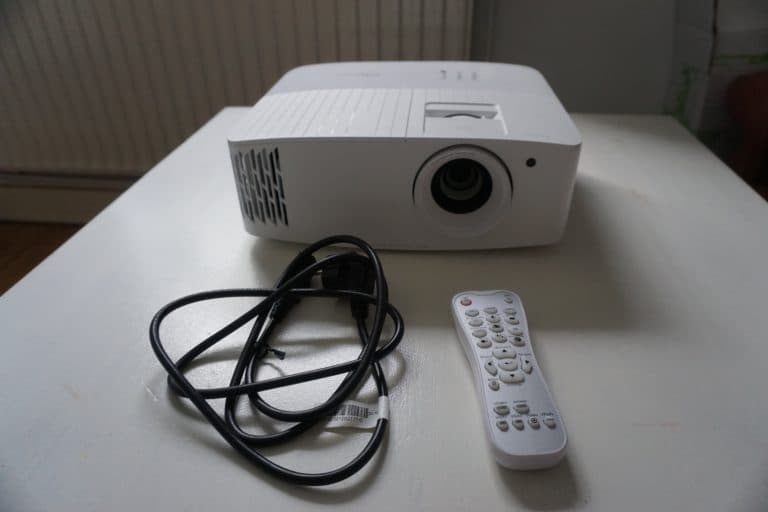 Lieferumfang des UHD38